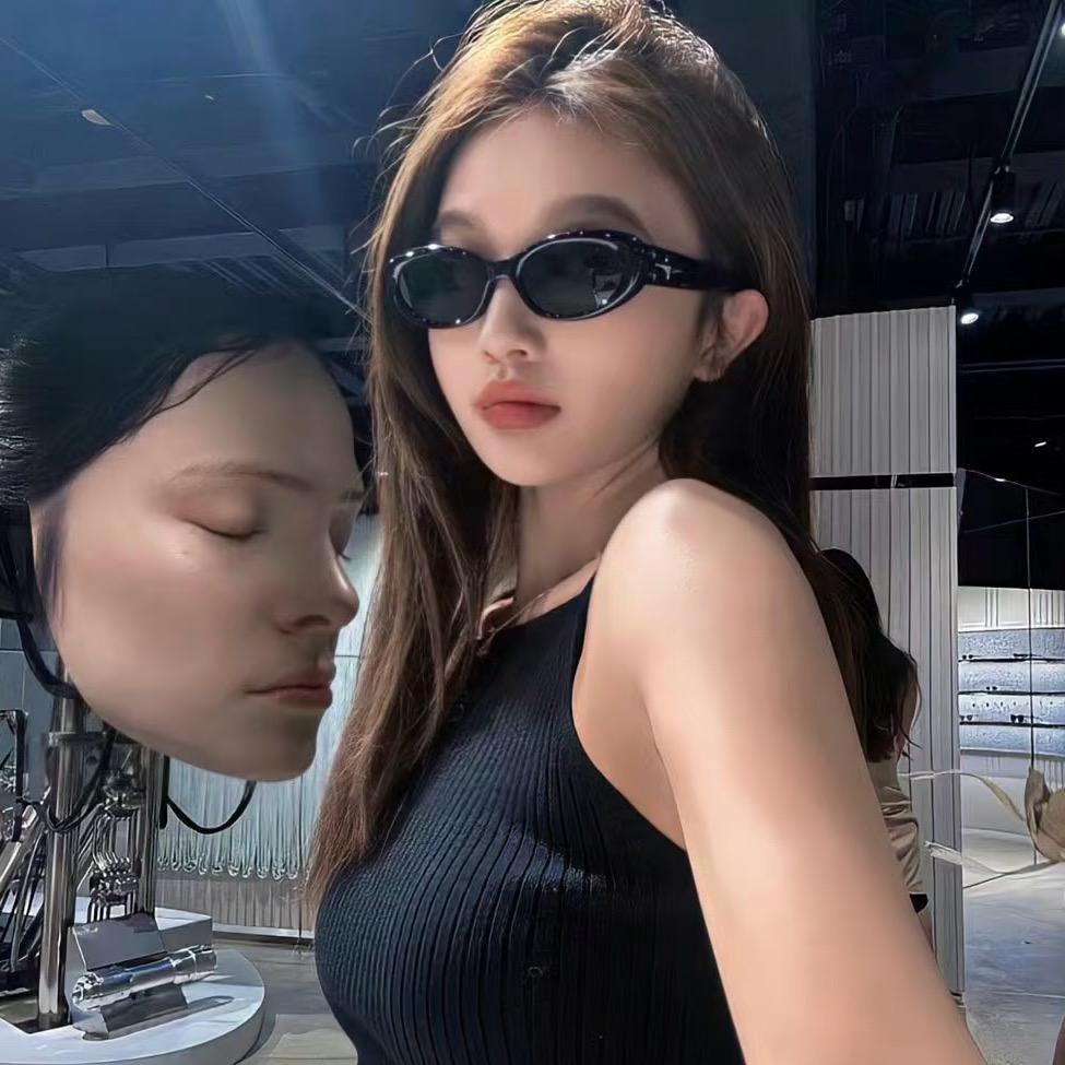 腼腆小美-