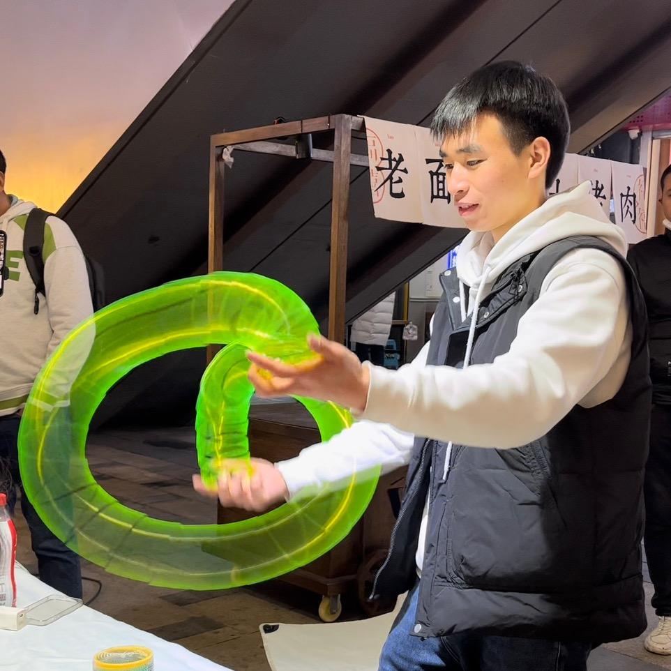 彩虹圈孟炎