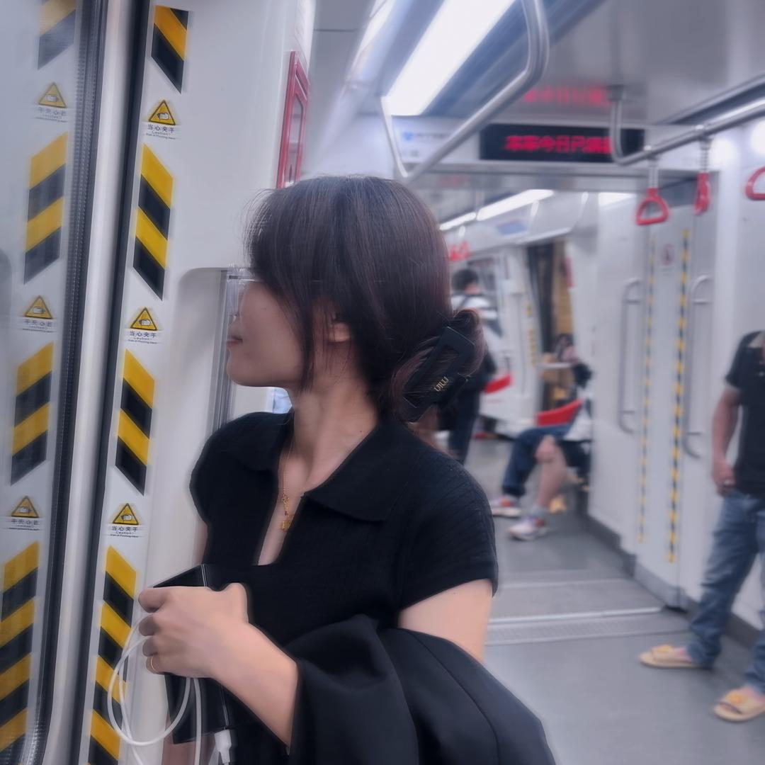 我是莉莉呀💁