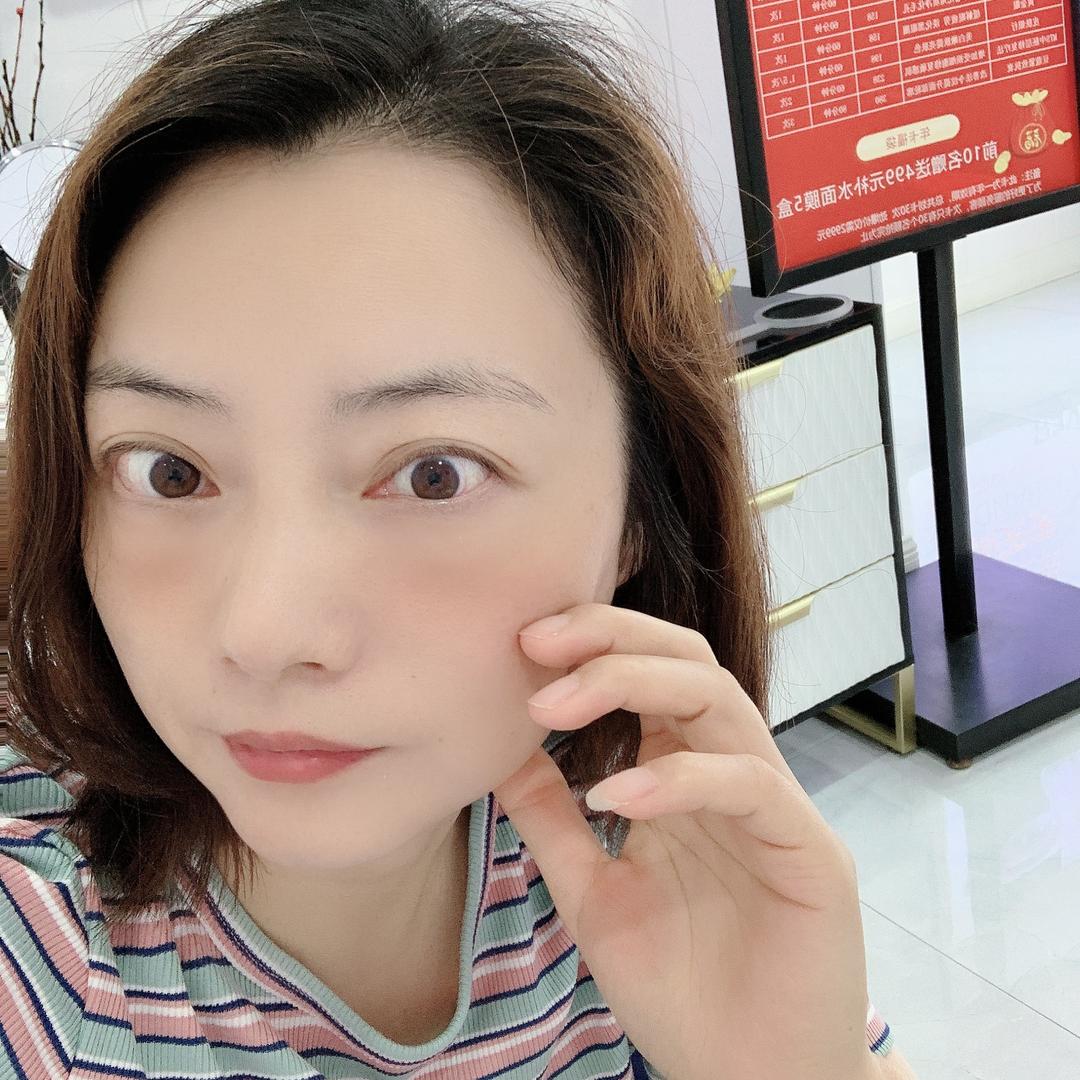 睫毛弯弯
