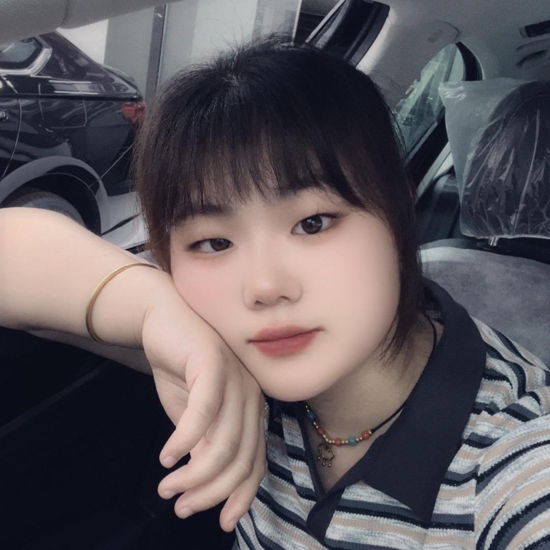 在仲星交车的小诺