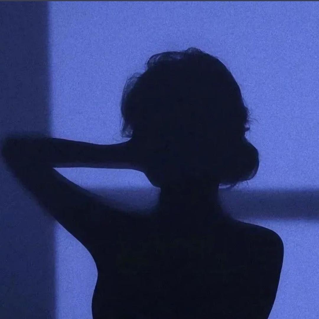 杨柳.