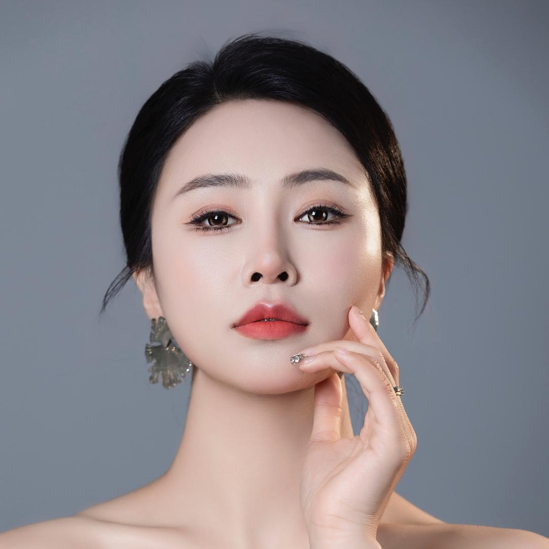 胭西子 杨楠
