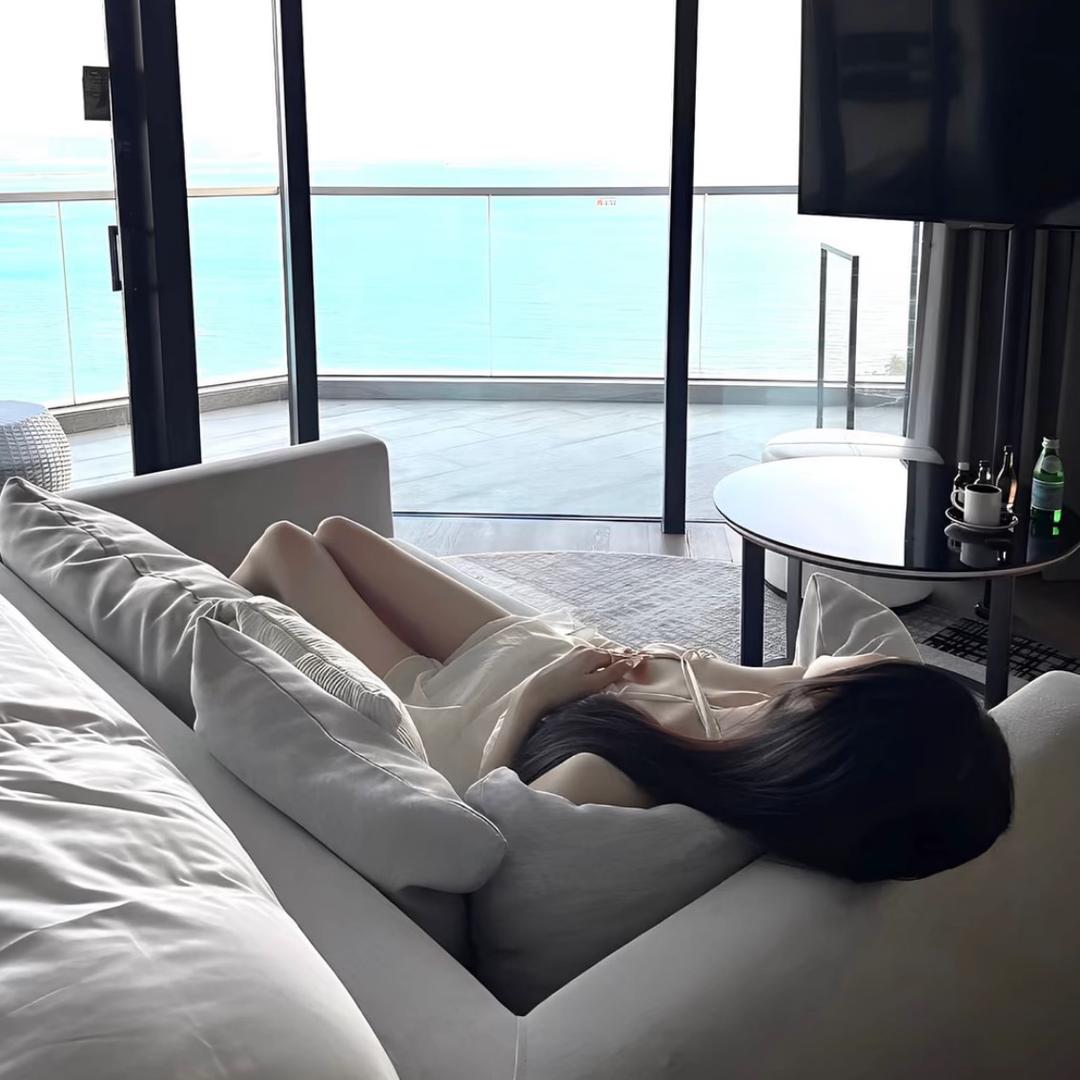 小爽.