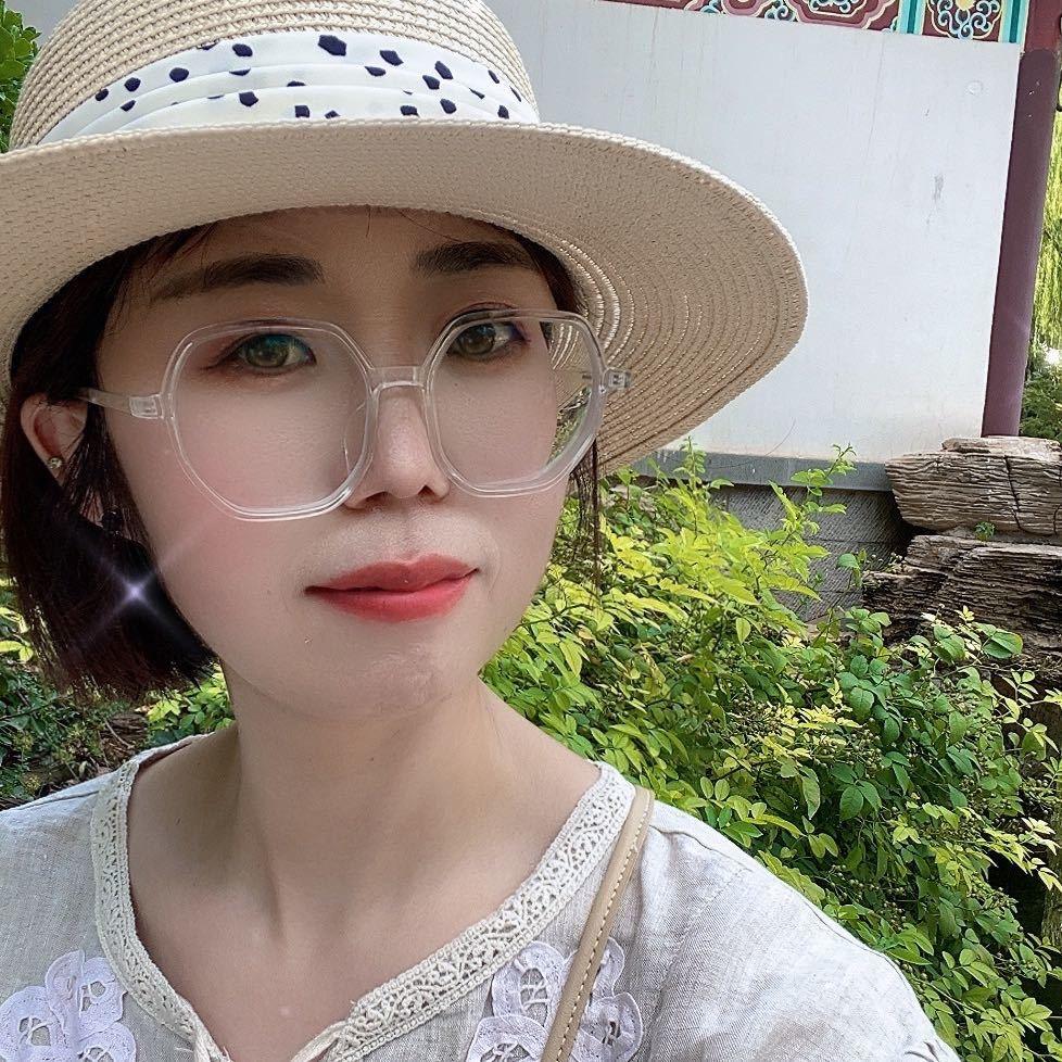 小爱-（在天政开了三家服装店