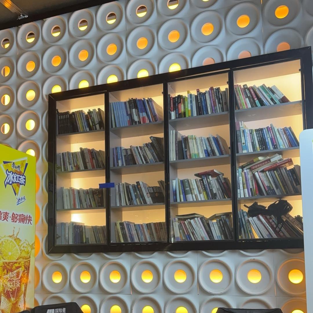 鸡腿哥……健身板