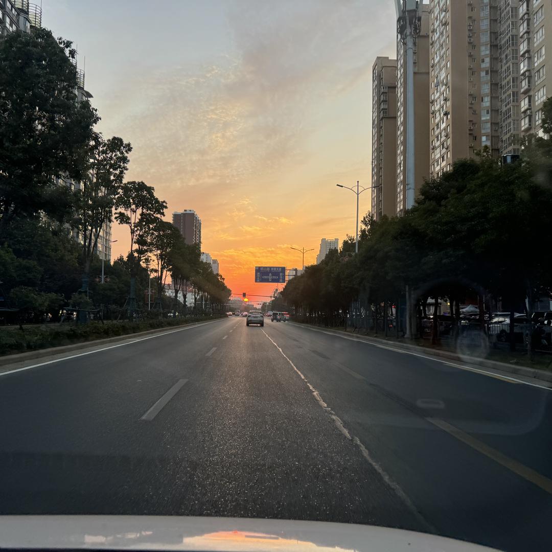 两个娃儿童装店