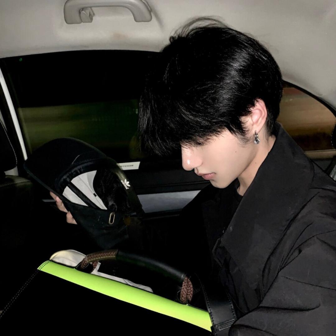 SMTK潮牌仓（清货中）