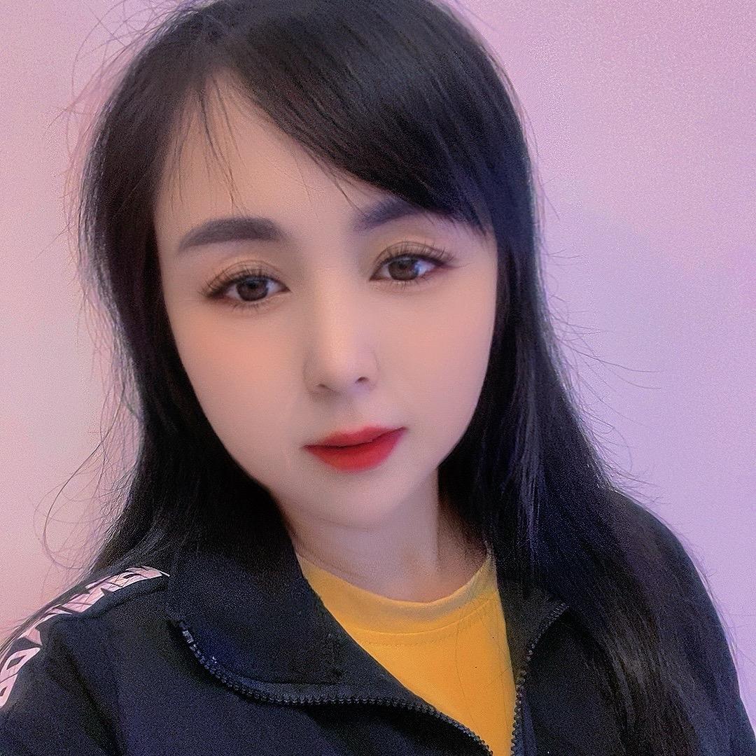 小何