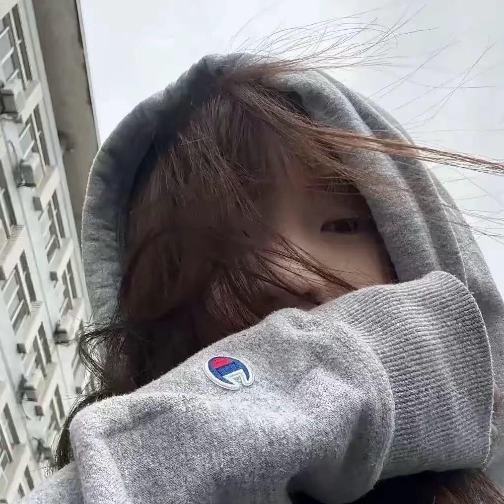 没钱没颜没人缘