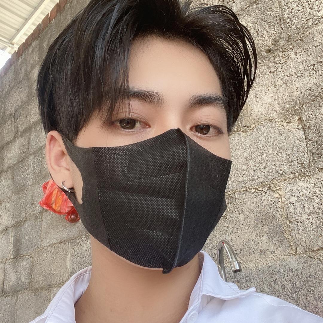 A   小广（缺颗牙）