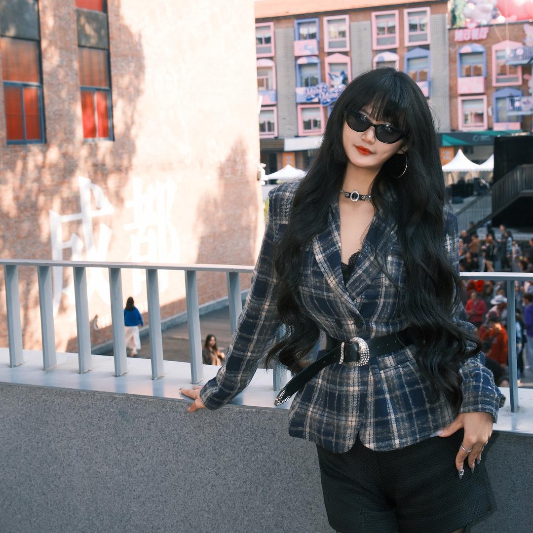 奔跑在人间的月亮