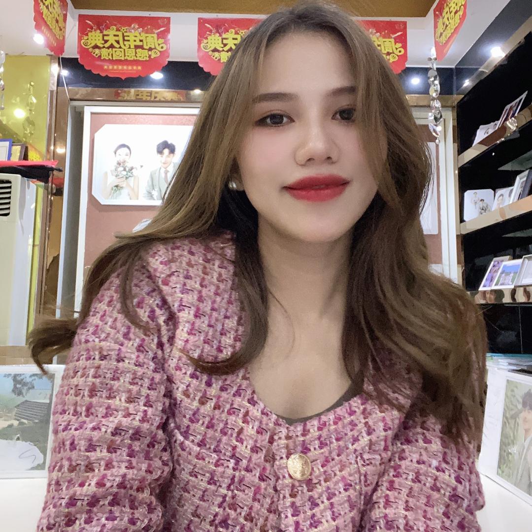 大余🧚🏻‍♀️白雪婚礼跟妆露露