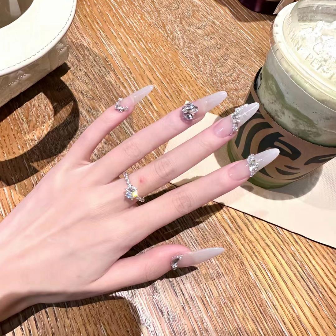 瑶瑶大哥手工设计穿戴甲