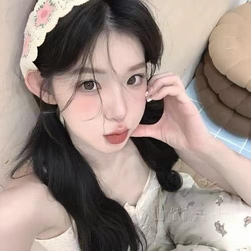 yiyi吖（艺艺吖）高端爆款穿搭