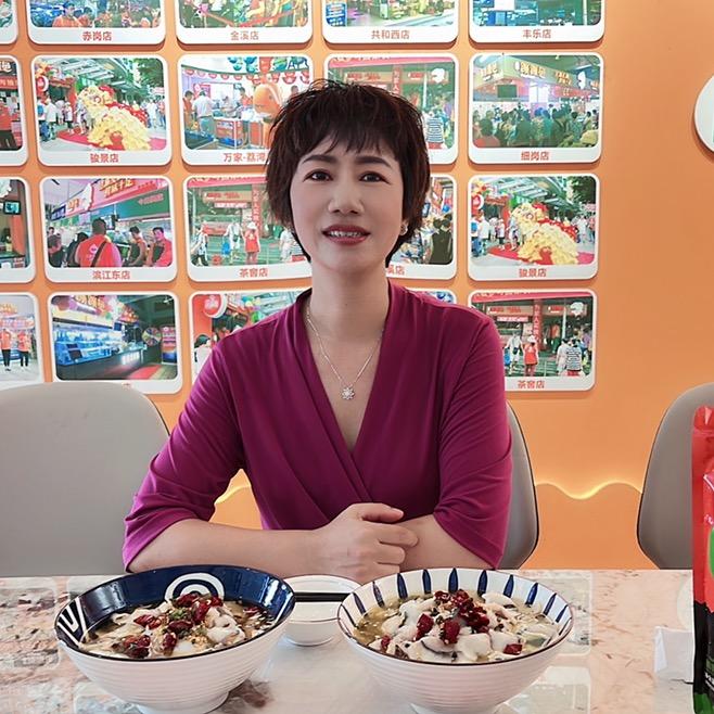 何氏水产老板娘