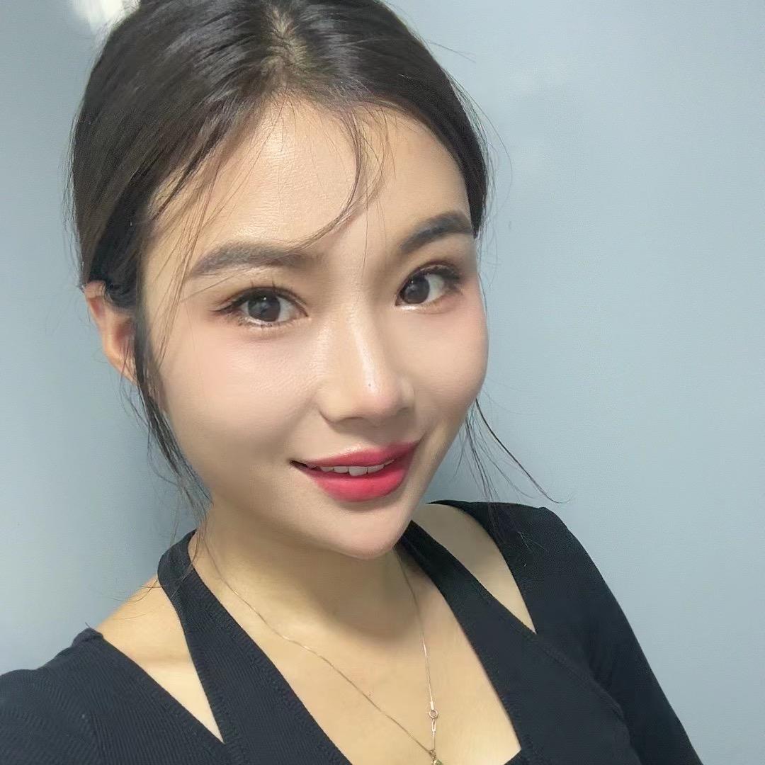 静静 吖