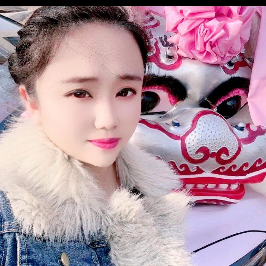 网红小白狮丁一（全国接单）