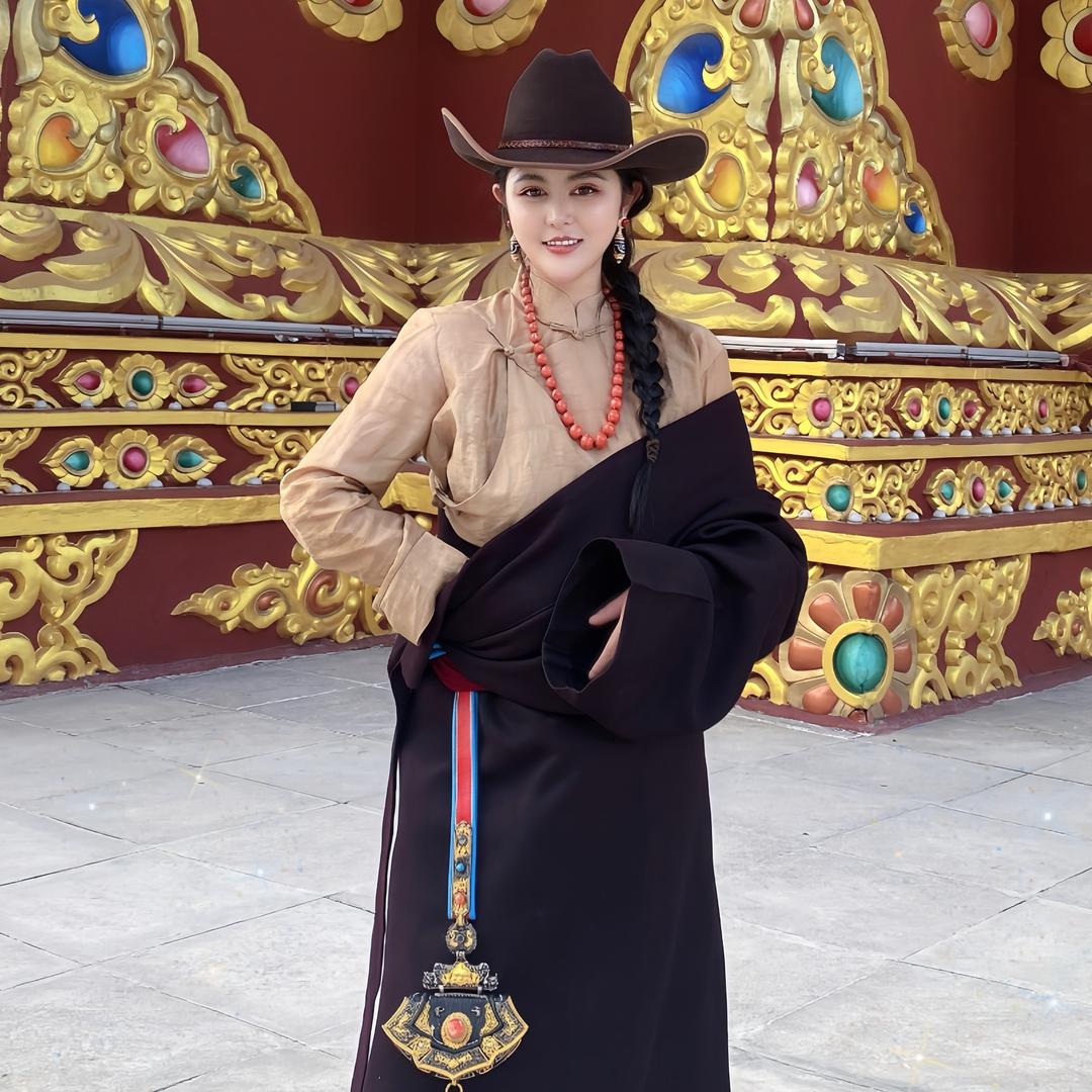 Dekyi.