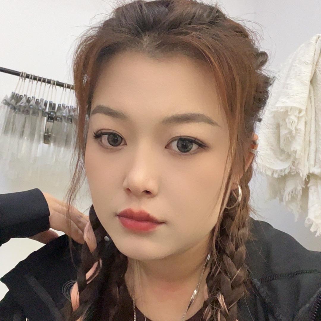 UM由米童装工作室