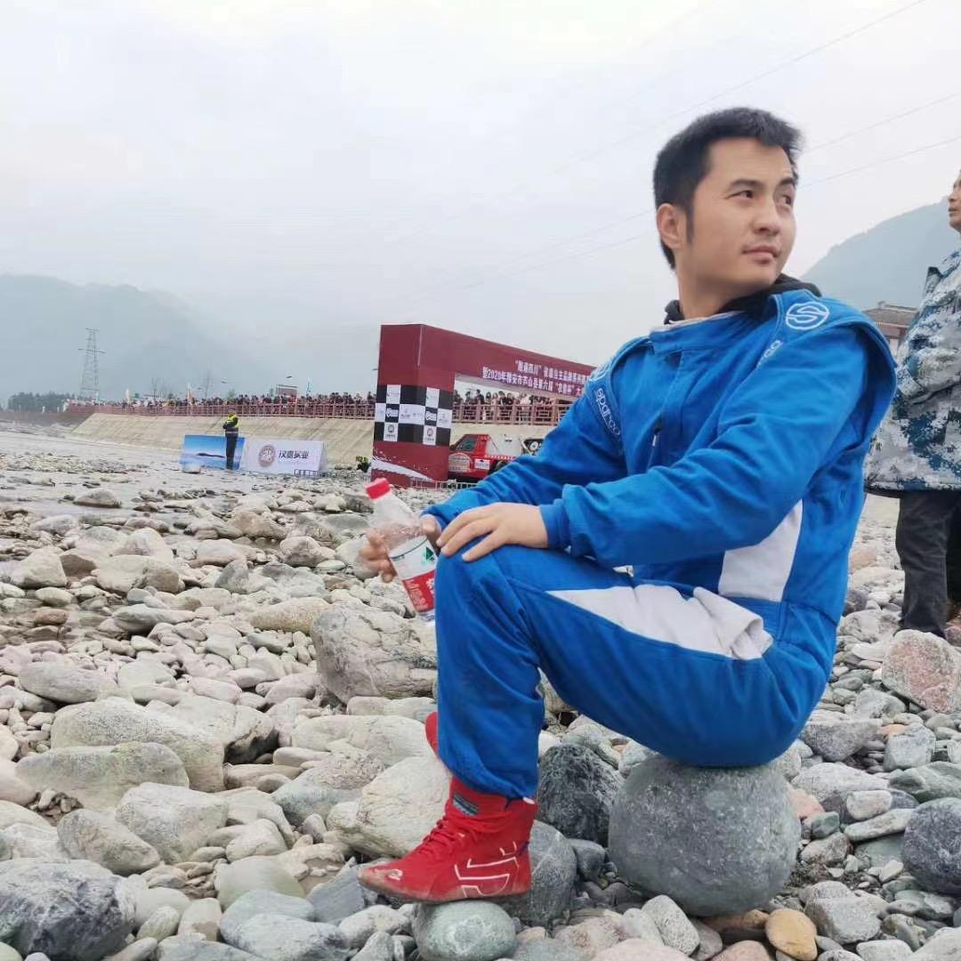 南溪德高二手车行