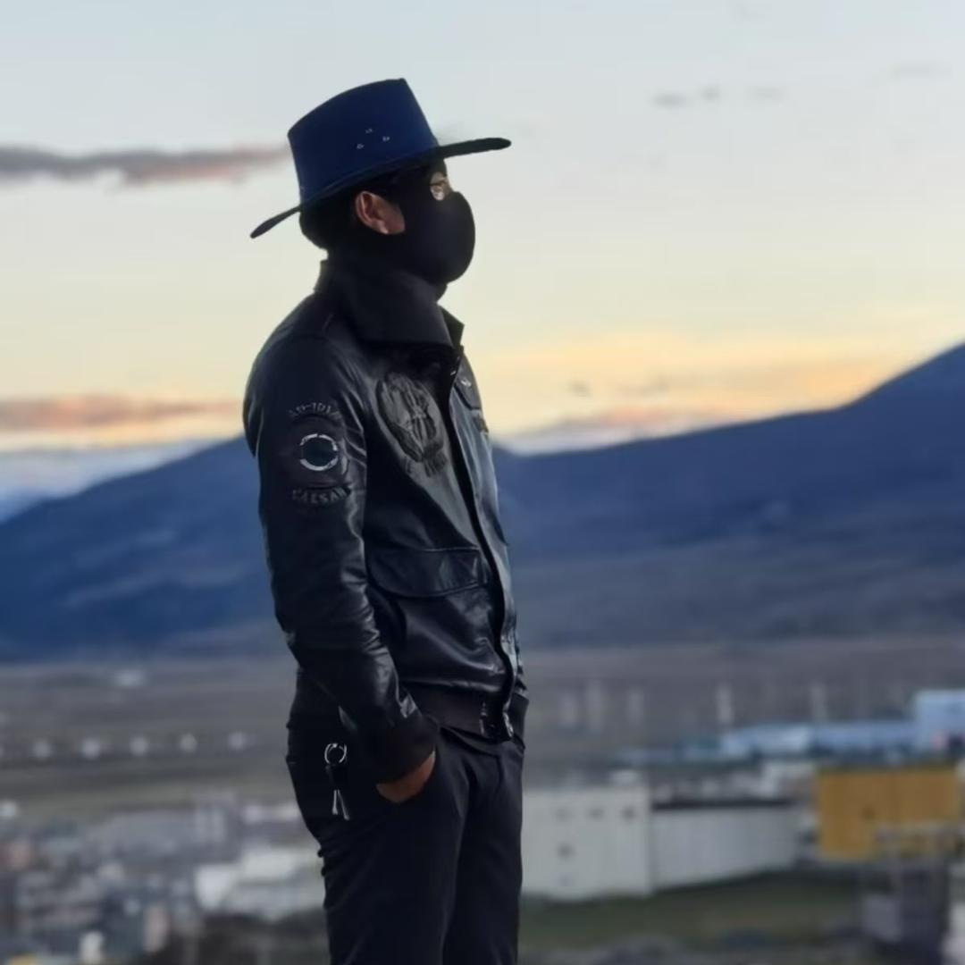 稻城亚丁出租车司机郎吉