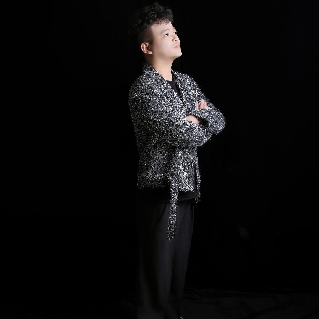 大贺《尊师洪刚》