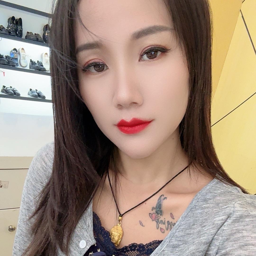 小💋          倩倩