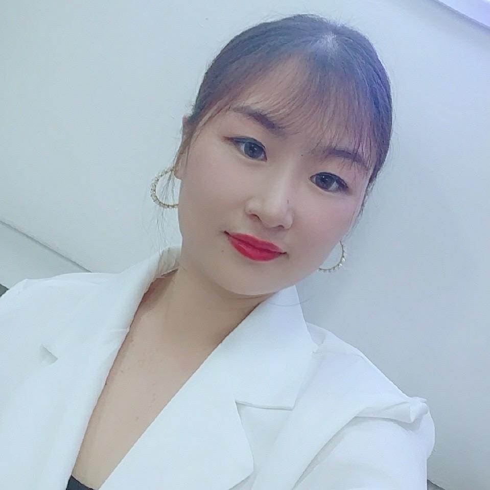 奈儿创始人（彩鹤）