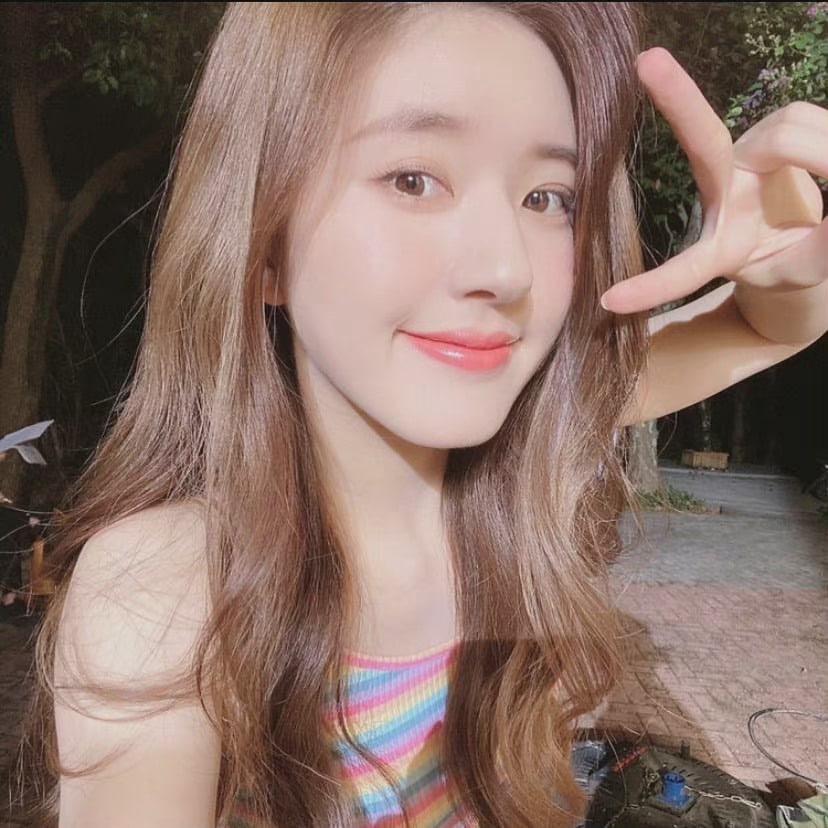 只会比耶✌️！