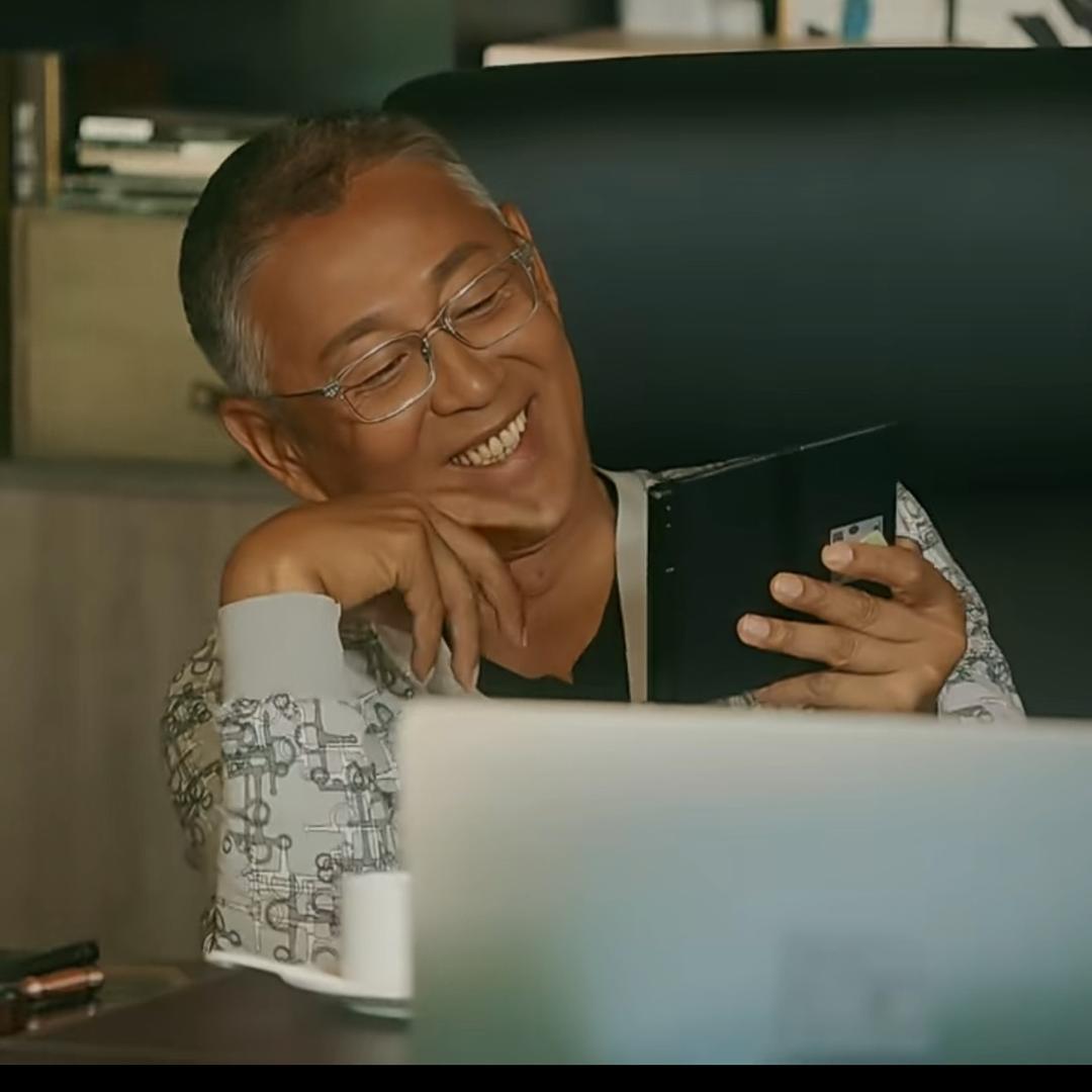 华粉数码折叠屏