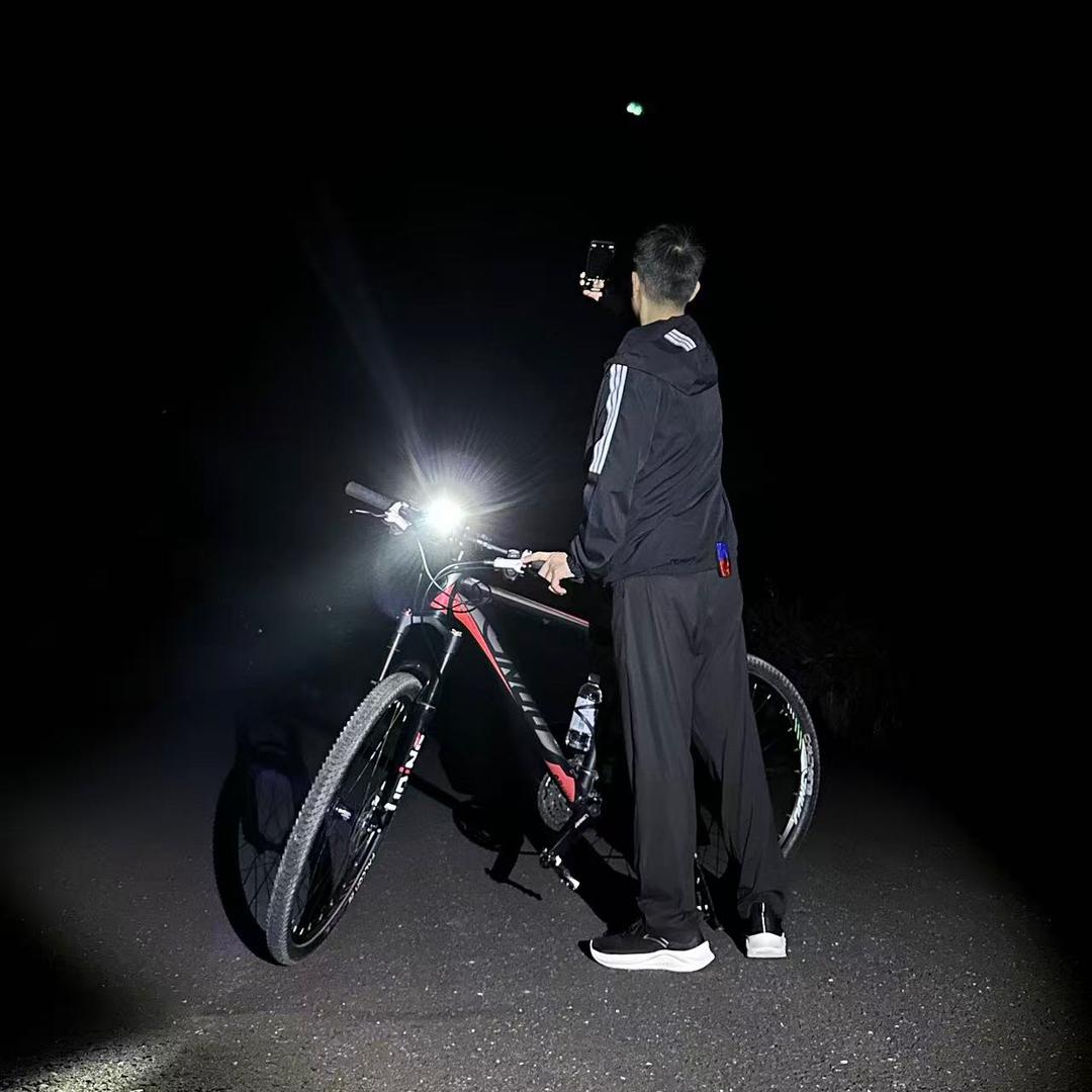 一位可疑的网友