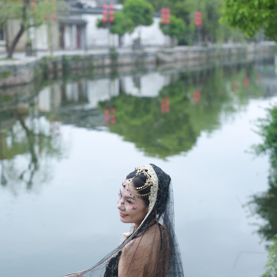 加来燕燕服装