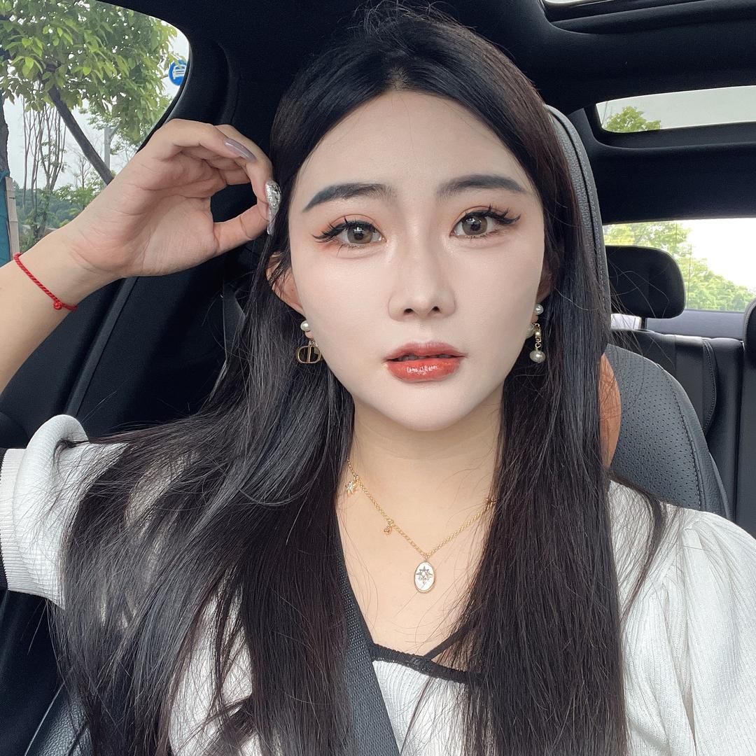 丁瘦瘦玩车