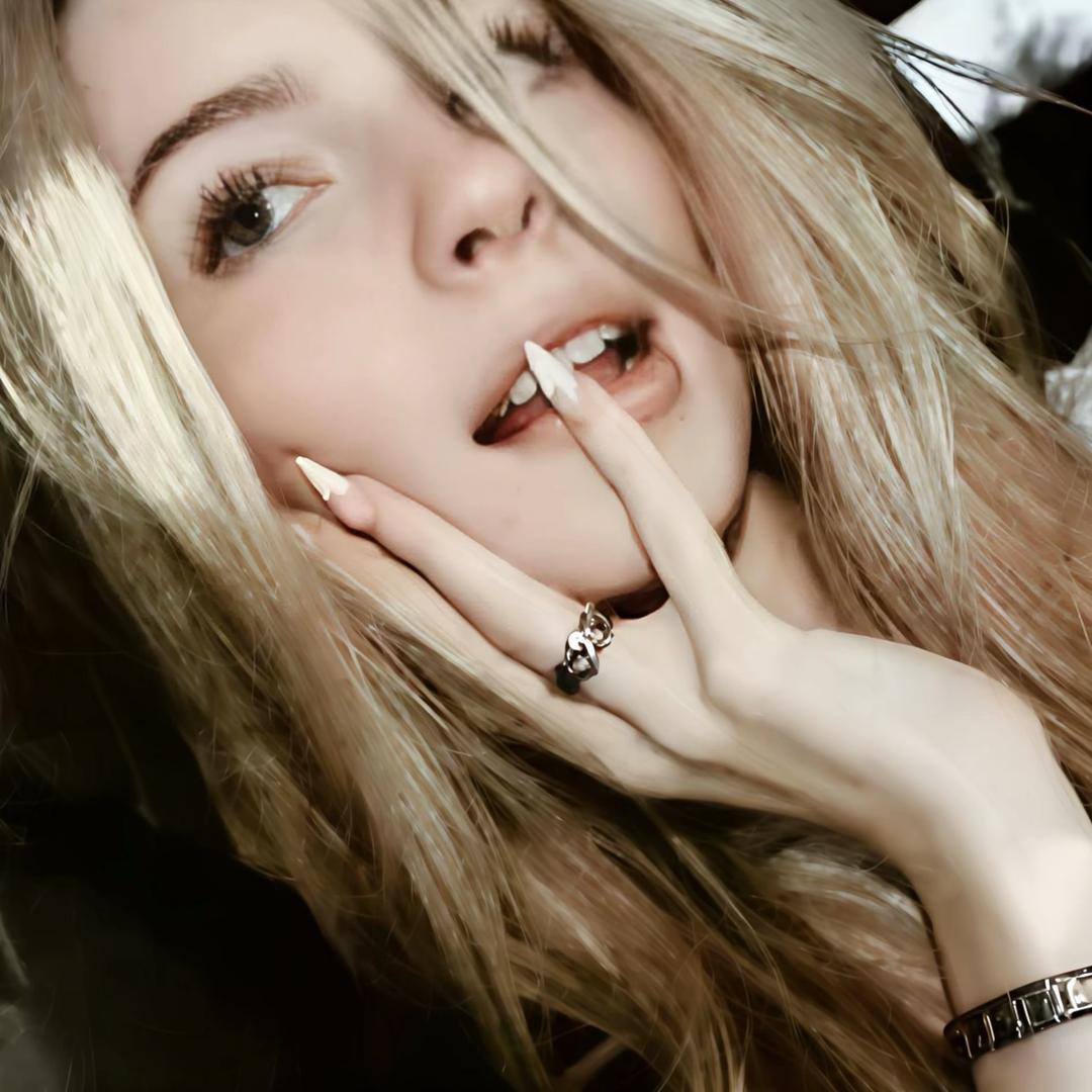 别摸我的婴儿肥