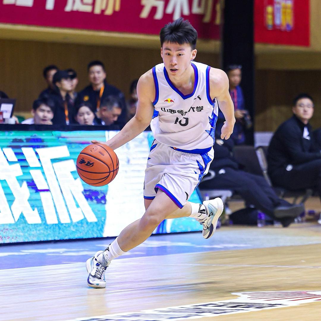 贾保成