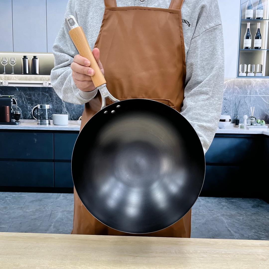 父子传统铁锅