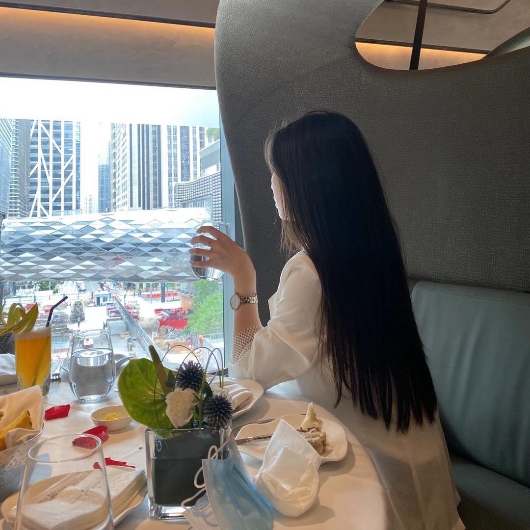 秋香高端女装