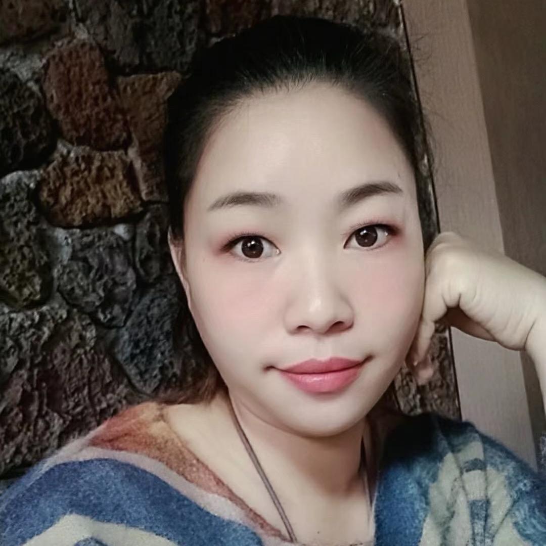 @瑞丽黄大英翡翠原石馆