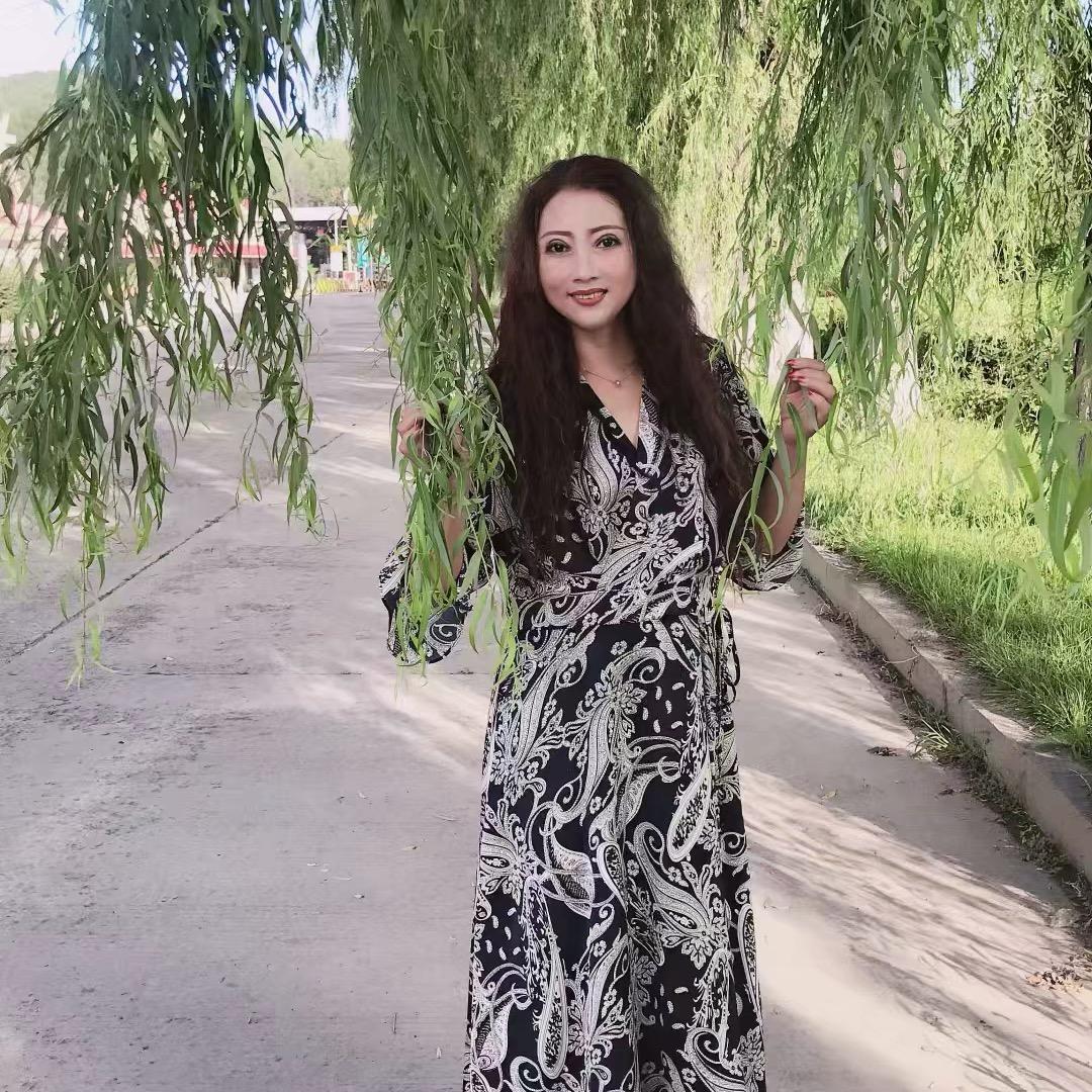 爱雯
