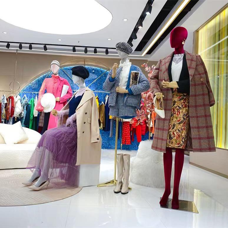 萱萱服装工厂店