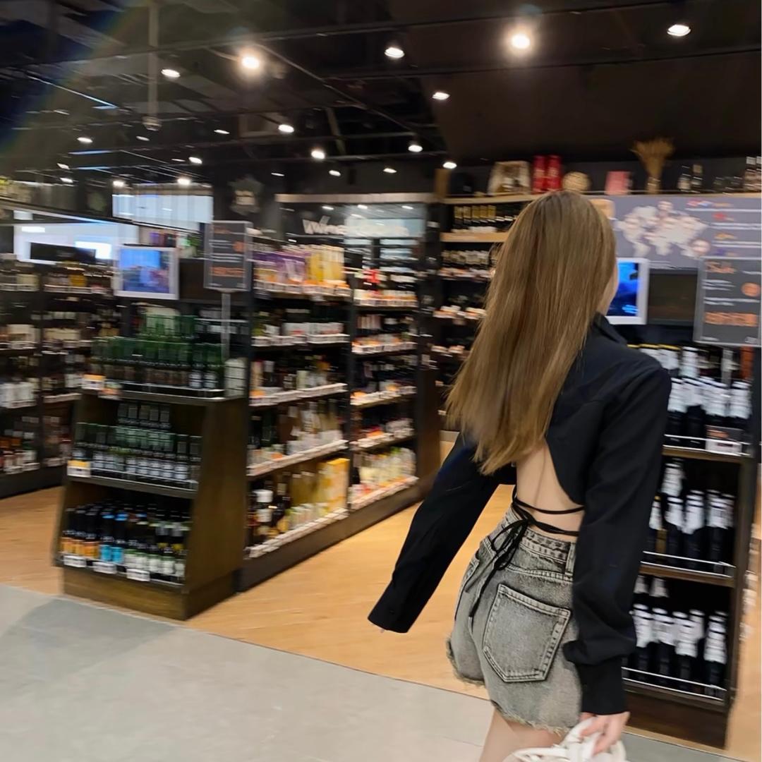 W昕