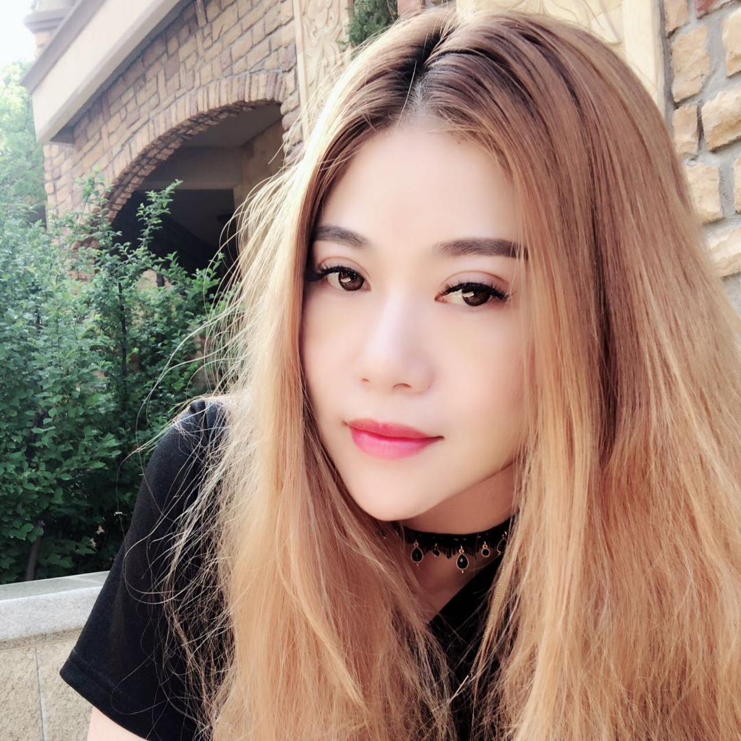 委委秀服装