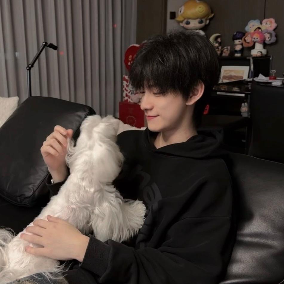 迟亦骁Cantevenlie