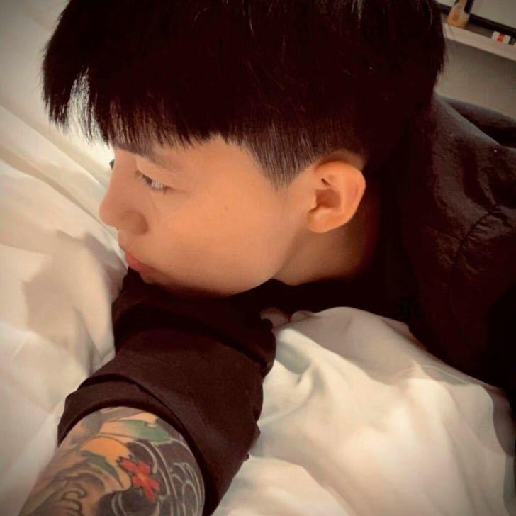 被自律的夜