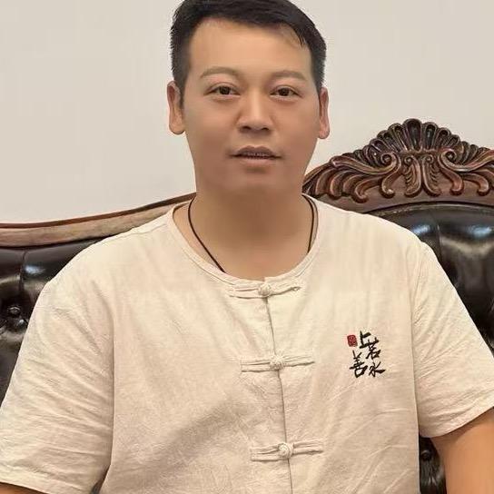 徒手紫龙～梁老师