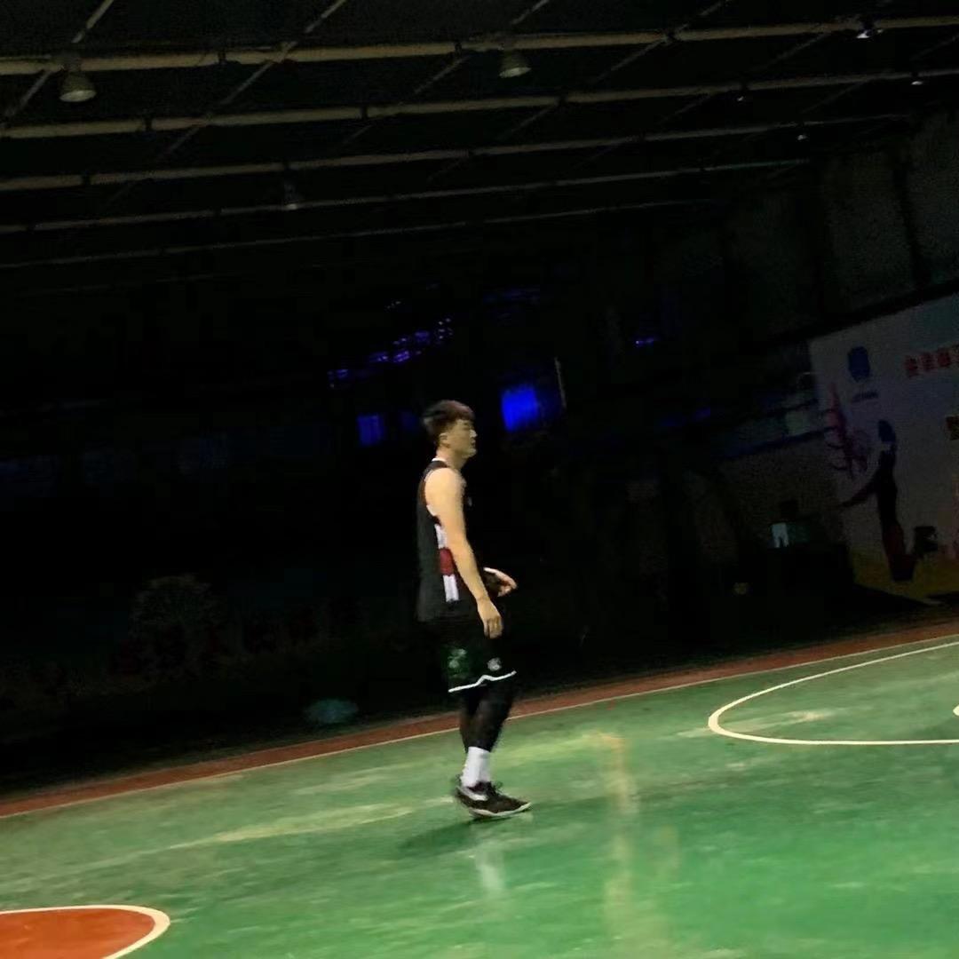 教篮球的孙教练🏀