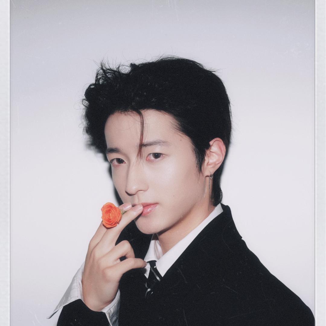 吃葡萄不吐核桃皮儿