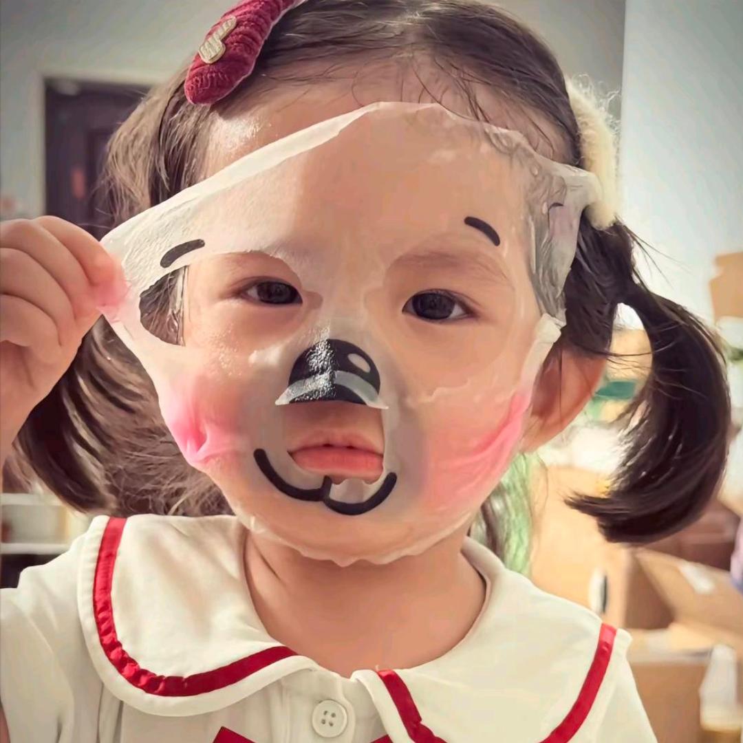 你脸红了诶