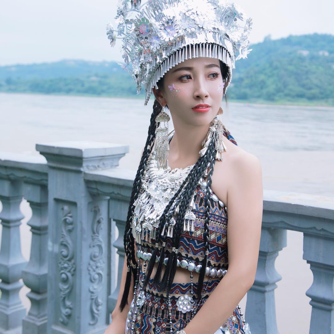 王丽《连续点赞拉黑》